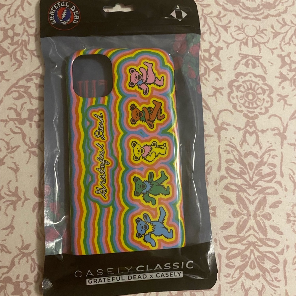 NWT iPhone 11 Grateful Dead Casely